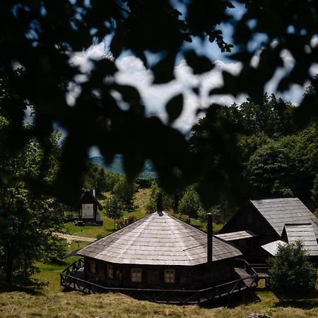 Raven'S Nest - The Hidden Village, Transylvania - Romania Sub Piatra Exterior foto