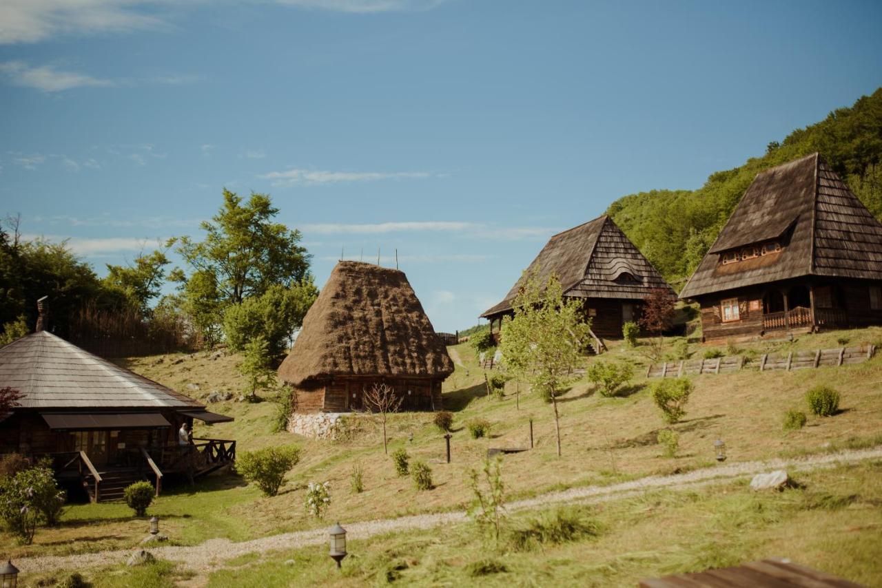 Raven'S Nest - The Hidden Village, Transylvania - Romania Sub Piatra Exterior foto